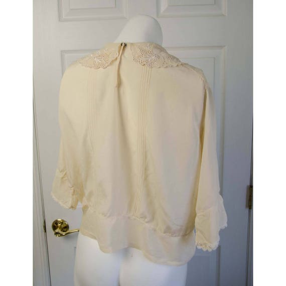 Vintage 1920's 1930's Woman's Ivory Silk Embroide… - image 5