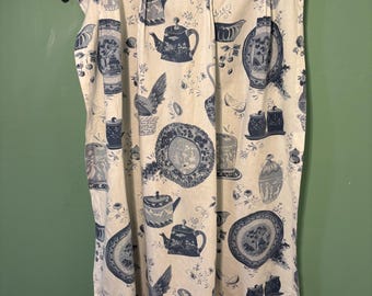 Cuatro paneles de cortinas de cocina con estampado vintage de los años 40.