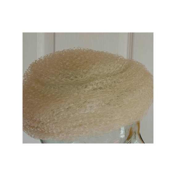 Frothy Cream Color Netted Woman's Hat - image 5