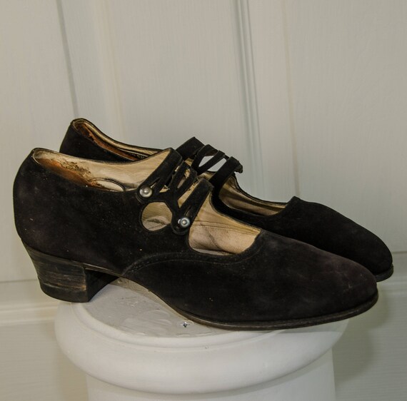 Vintage Woman's 1920's Black Suede Cutaway T-Strap