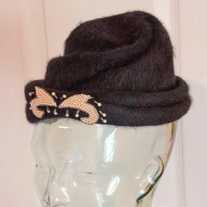 Vintage 1940's Womans Mohair Turban Style Hat by Arnold Constable