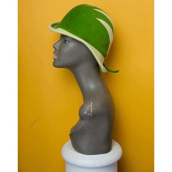 Vintage 1960 display picture 1