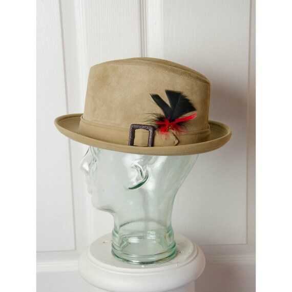 Short Brimmed Suede Fedora Hat 