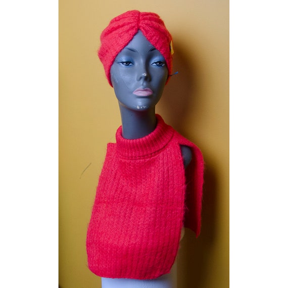 Vintage 1960's Woman's Knitted Dickie and Turban H