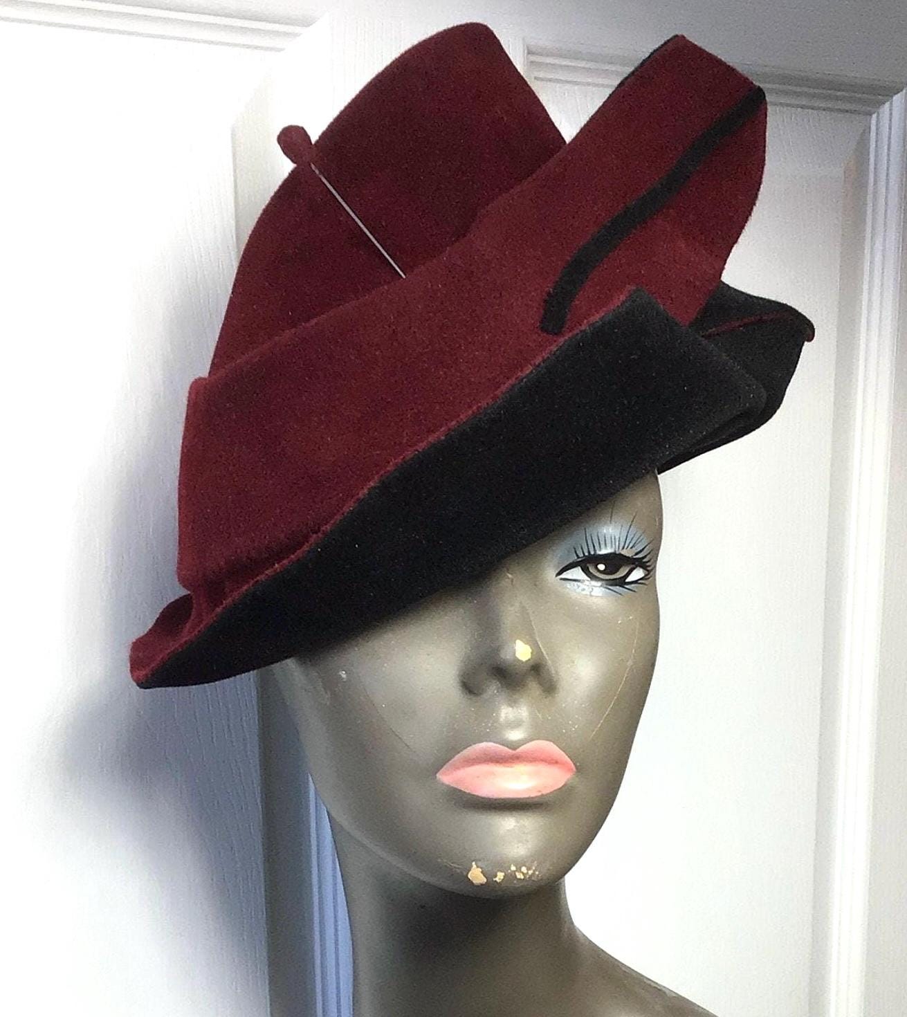 EXQUISITE DESIGNER LILLY DACHE/DACHETTES VINTAGE CLARET RED FELT/GROSGRAIN HAT Vintage Dachettes main image 4