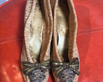 Zapatos de vestir de seda vintage de la época eduardiana para mujer.