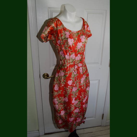 Vintage 1950’s Asian Inspired Red Floral Print Dre