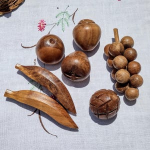 Vintage Carved Wooden Fruit 7 Pieces Banana Grapes strawberry Pear Apple Strawberry
