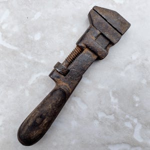 Vintage Pipe Monkey Wrench 6 3/8 inches Wooden Handle