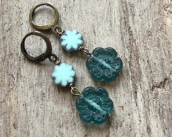 Boho Glass Flower Earrings. Aqua Daisy Earrings, Floral Earrings, Nature Inspired, Woodland Jewelry, Gifts Under 30, Fairy Grunge, Fairycore