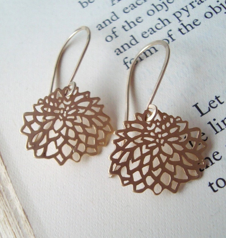 Gold Chrysanthemum Earrings Gold Metalwork Simple Modern Etsy