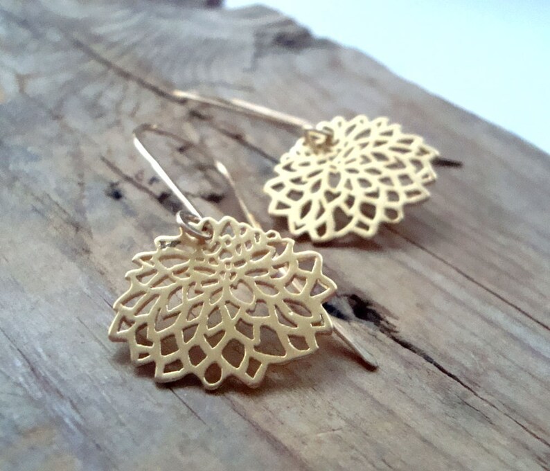 Gold Chrysanthemum Earrings Gold Metalwork Simple Modern Etsy