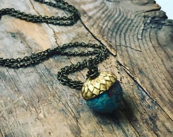 Acorn Necklace with Turquoise. Woodland Jewelry, Autumn Weddings, Bridesmaid Necklace, Brass Jewelry, Acorn Pendant, December Birthstone