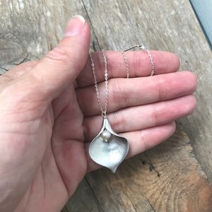 Silver Calla Lily Necklace With White Pearl. Bridal Jewelry Flower Floral Necklace Mothers Day June Birthstone Statement Jewelry Pendant image 4