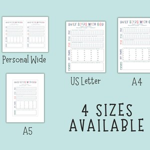 Może przedstawiać: Obraz czterech r&oacute;żnych rozmiar&oacute;w drukowanych stron planera z tekstem "DAILY STEPS WITH GOD". Rozmiary to Personal Wide, US Letter, A4 i A5. Wyświetlany jest r&oacute;wnież tekst "4 SIZES AVAILABLE".