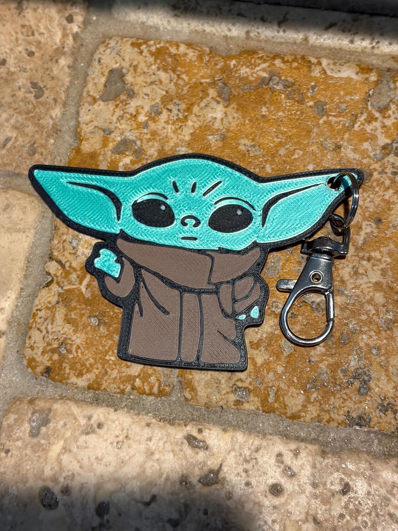 Baby Yoda Inspired Silk PLA Keychain | 2-Inch 3D Printed Grogu Key Ring | Cute Star Wars Fan Gift | Shiny Sci-Fi Backpack Charm bild 2