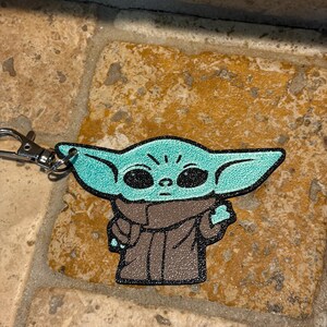 Baby Yoda Inspired Silk PLA Keychain | 2-Inch 3D Printed Grogu Key Ring | Cute Star Wars Fan Gift | Shiny Sci-Fi Backpack Charm bild 1