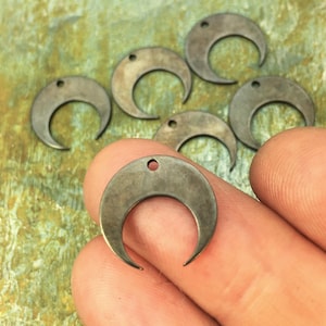 Small Crescent Moon Charms / Antique Brass / Moon Charms / Brass Blanks / Boho Charms / Moon Jewelry Supplies / Earring Parts / Patina Queen