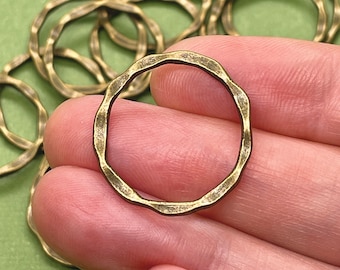 22mm Hammered Antique Bronze Rings / Linking Rings / Connectors / Links / Circle / Closed Ring / Jewelry Supplies / Patina Queen / 20 Pieces