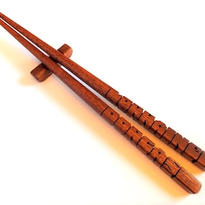 Sipo「マホガニー」木製名入れ箸、カスタム名入れ、オーダーメイド彫刻