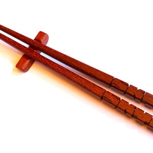 ヒョウの木の名入れ箸、カスタム名入れ、オーダーメイド彫刻