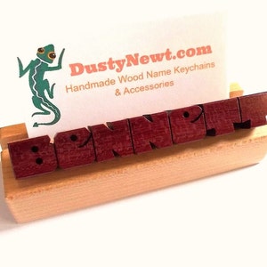Porta-cartão de visita com nome em Purpleheart e Maple Woods, personalizado esculpido sob encomenda