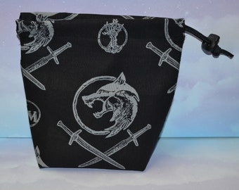 Saco de dados com cordão de pano Monster Hunter feito com tecido licenciado The Witcher