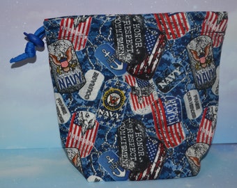 Bolsa de cordão de tecido com etiquetas de identificação da Marinha dos EUA militar feita com tecido licenciado para ação de dados/ferrolho