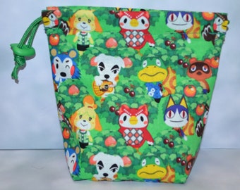 Saco bonito dos dados do cordão de pano das criaturas feito com tela licenciada do Animal Crossing
