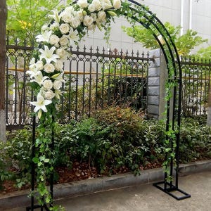Arco de metal para bodas: decoración para fiestas en forma de N