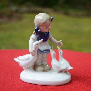 Lippelsdorf GDR Porcelain, Girl and Ducks