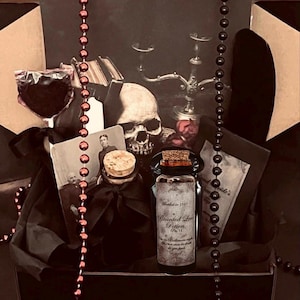 Gothic Romance Gift & Mystery Box - Gothic Horror Collection