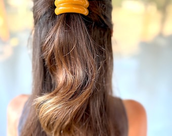 THBT Lucite Dome Pony Cuff  RED 7E1A1207_1600x.jpg?v=1759112509