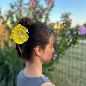 Yellow Orchid Hair Clip, Wedding Accessories, Yellow Orchid Headpiece, Hair Pin, Bridal Accessories, Fascinator, Bridesmaid Gifts