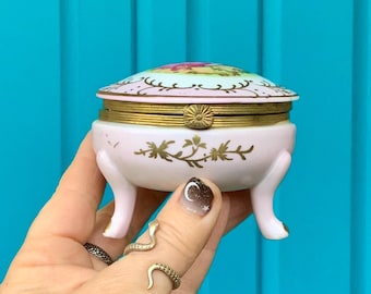 FREE SHIPPING-Vintage Victorian Courting Couple Porcelain Footed Trinket/Ring Box-Proposal Box-Wedding Photo Prop-Vanity Decor-Bridgerton