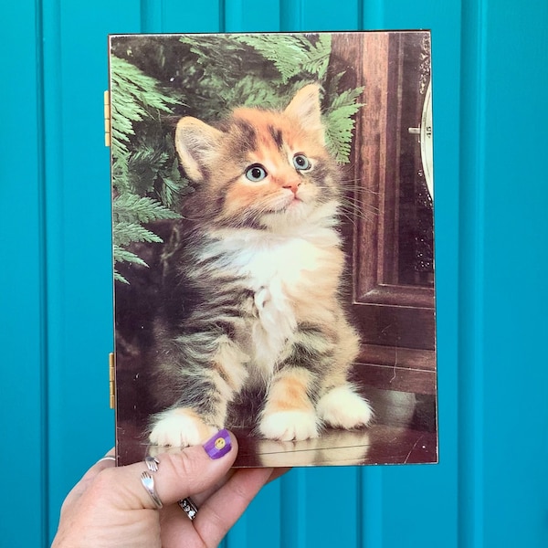 FREE SHIPPING-Vintage Sweet 7 1/2” x 5 1/2” Handcrafted Cedar Box w/Cute Kitty Photo Image-Retro-Cat Lover Gift-Jewelry Box-Hippie-Stash Box