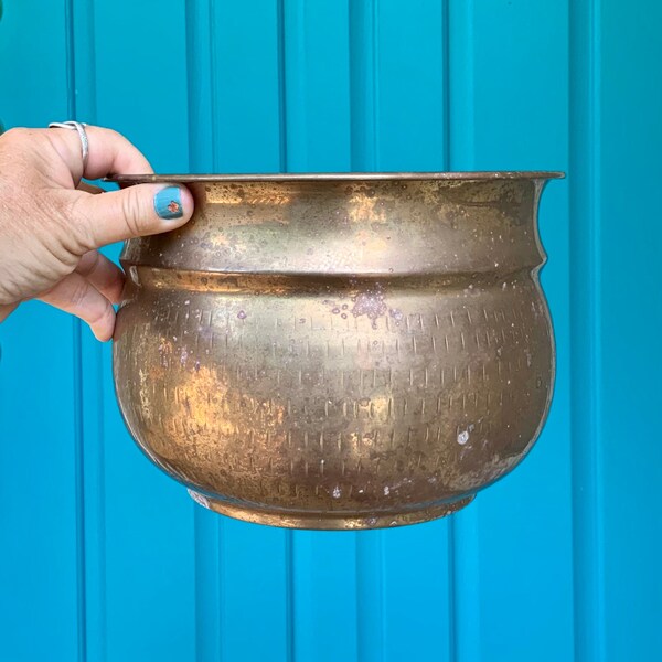 FREE SHIPPING-Vintage Medium 8” Etched Brass Planter-Farmhouse-Mid Century-Bohemian-Plant Decor-Brass Container-Brass Indoor Flower Pot