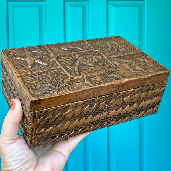 FREE SHIPPING-Vintage Stunning Tropical Handmade Copper Repousse Treasure/Jewelry Box-Starfish, Coral, Fish, Jellyfish-Mermaid Decor