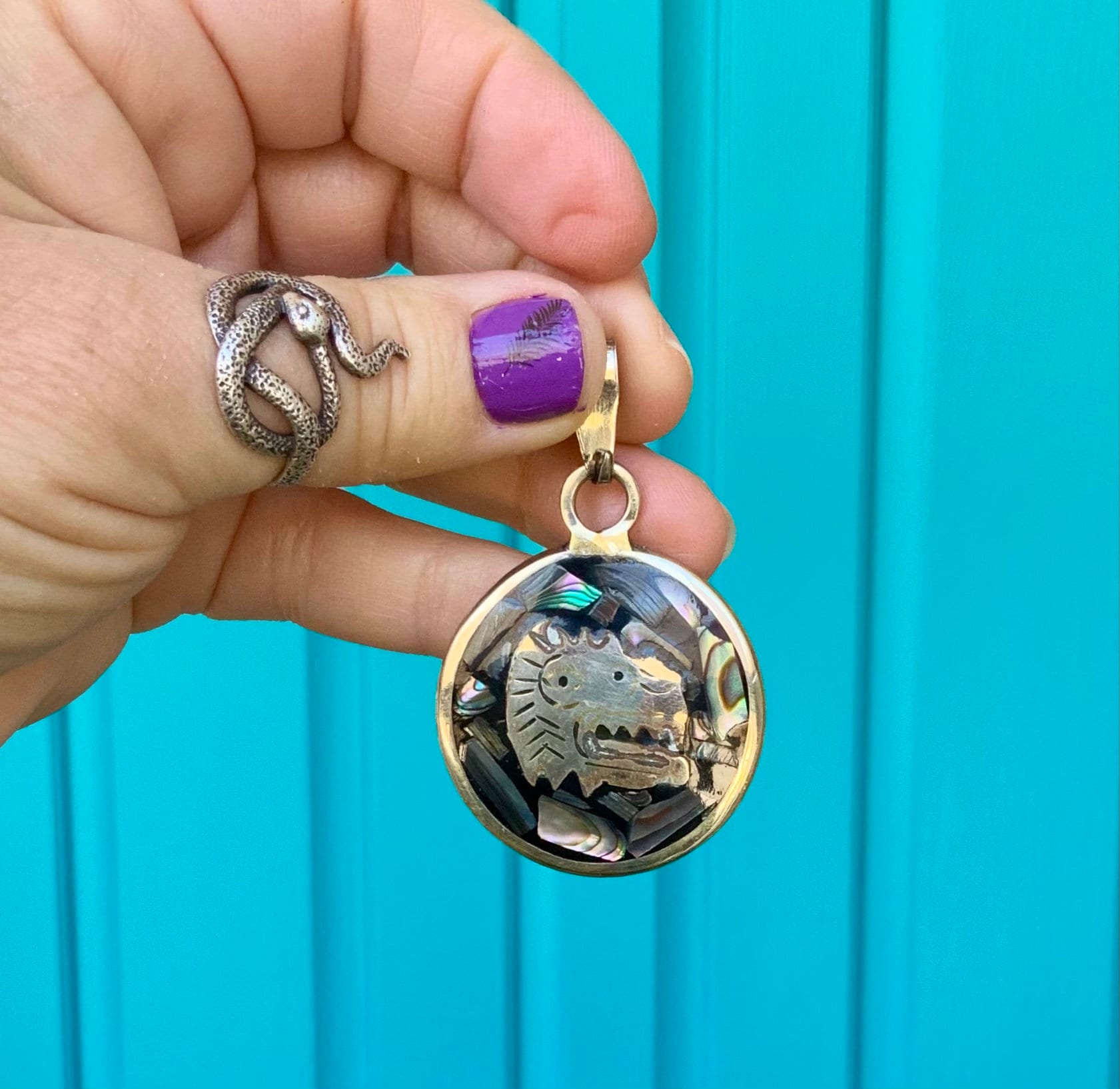FREE Shipping-vintage Stunning Double Sided Alpaca Silver and MOP