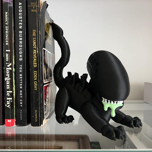 3D Printed Chibi Xenomorph Chestburster Alien: Spooky Bookshelf