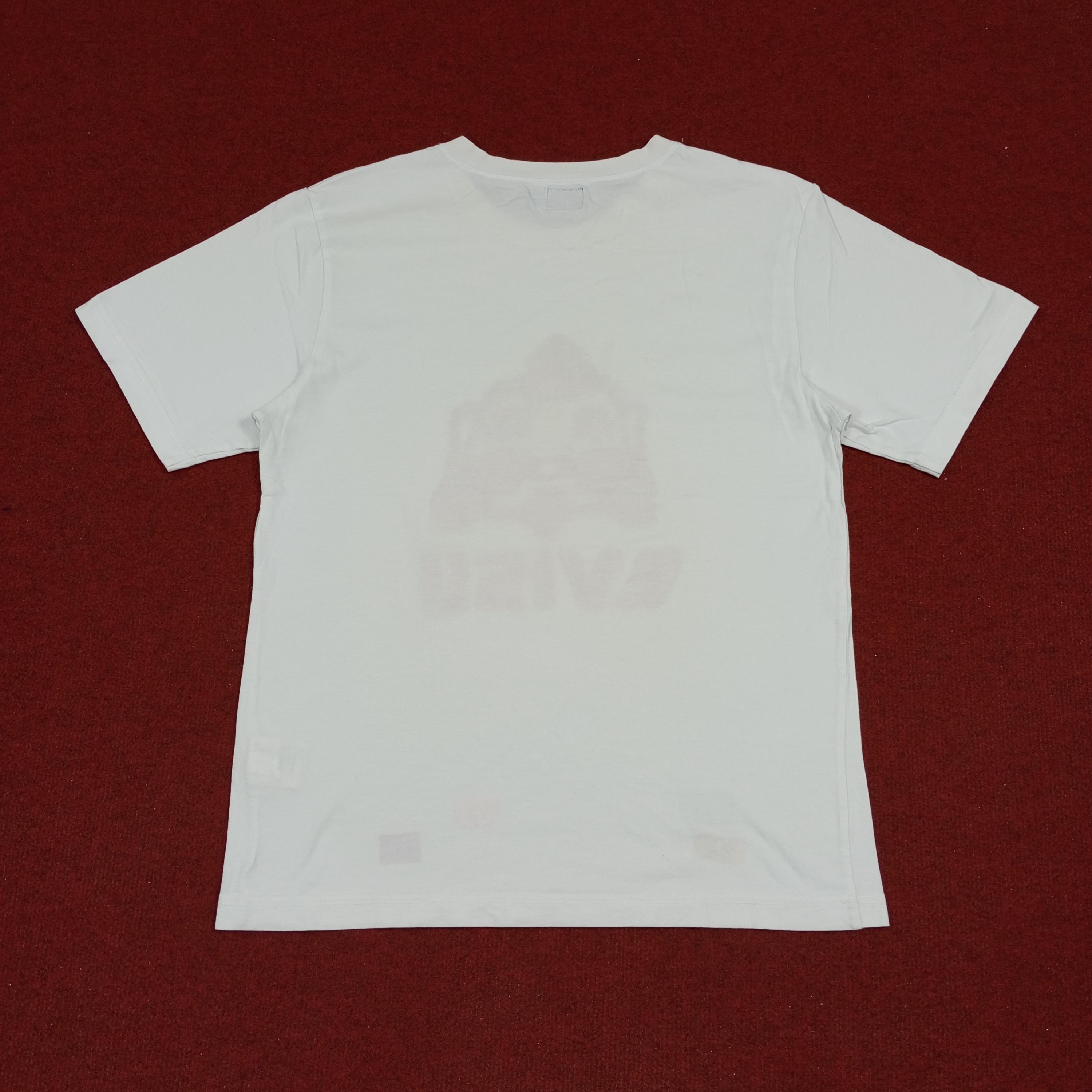 Camiseta de moda con diseño bordado de la marca japonesa Evisu