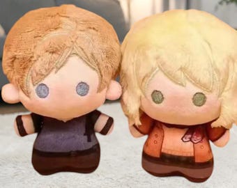Peluche de 10 cm de Leon S. Kennedy de Resident Evil (Ashley Graham), muñeco suave y adorable del juego de terror, regalo kawaii para gamers, decoración coleccionable.