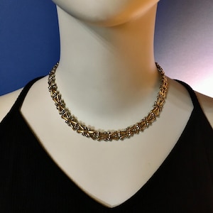 Very Chic and Demure Modernist Vintage Necklace and Bracelet Set ,minimalist