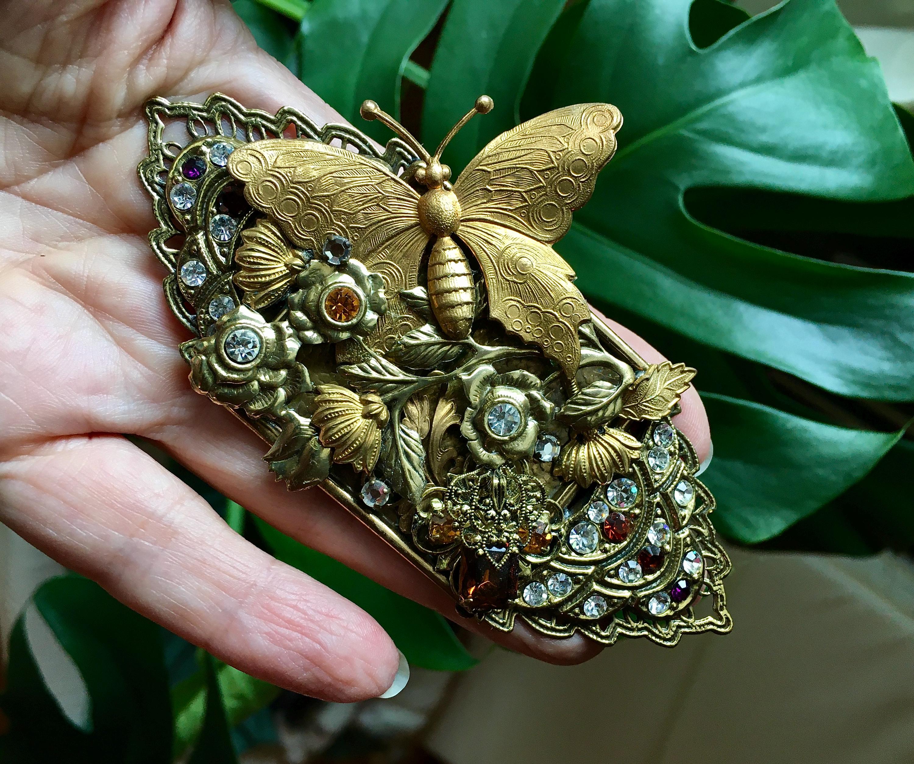 Broche Ancienne Sculptée Papillon - Occasion, Bijou Vintage à Motif Papillon
