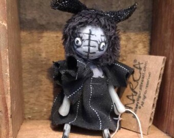 Goth art doll BJD Blythe prop miniature creepy cute "Poppy" party favor