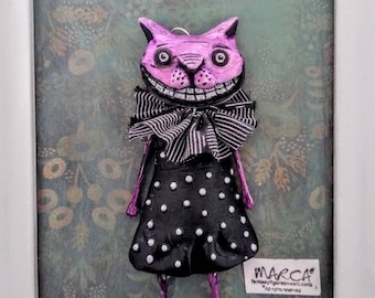 Cheshire Cat charm Alice in wonderland wall art cartoon pet wall decor embellishment quirky oddity ornament