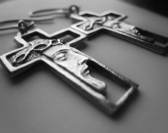 Face of Christ Jesus Cross Earrings Religious Spriritual Mens Earrings Item No. JE1725