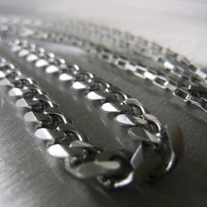 Stainless Steel Curb Chain Necklace Silver Chain Unisex  Mens Chain Item No. JE0132