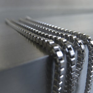 Stainless Steel Chain Necklace Silver Unisex Mens Chain Necklace Square Rolo Chain Item No. JE5961