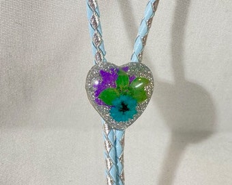 Dried Flower and Glitter Heart Mini Western Bolo Tie